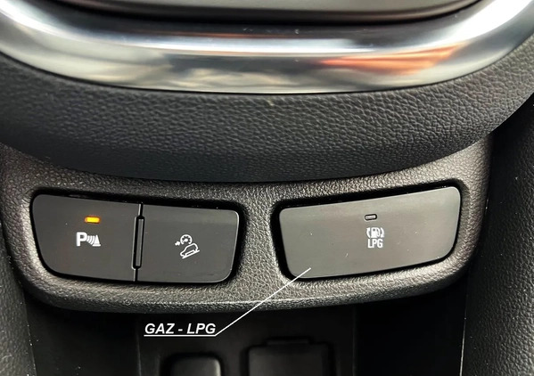 Opel Mokka cena 48800 przebieg: 94000, rok produkcji 2014 z Bisztynek małe 631
